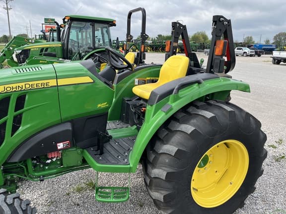 Image of John Deere 4052M equipment image 3