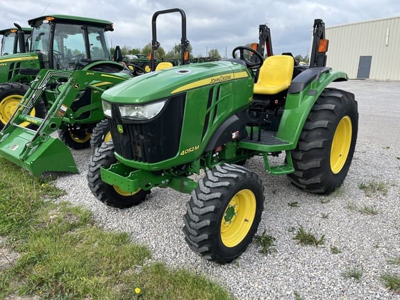 2015 John Deere 4052M Equipment Image0