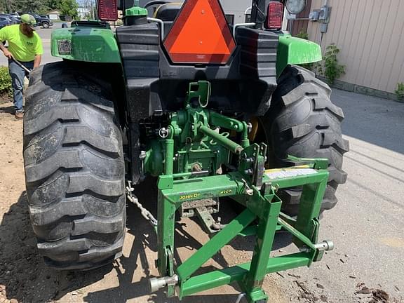 Image of John Deere 4052M equipment image 3