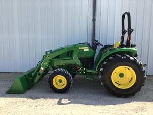 2015 John Deere 4052M Image
