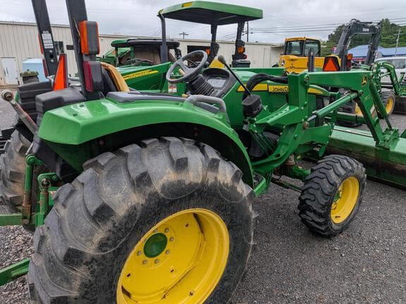 Image of John Deere 4052M equipment image 1