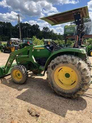 Main image John Deere 4052M
