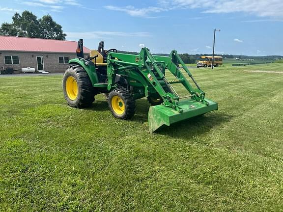 Image of John Deere 4052R Primary image