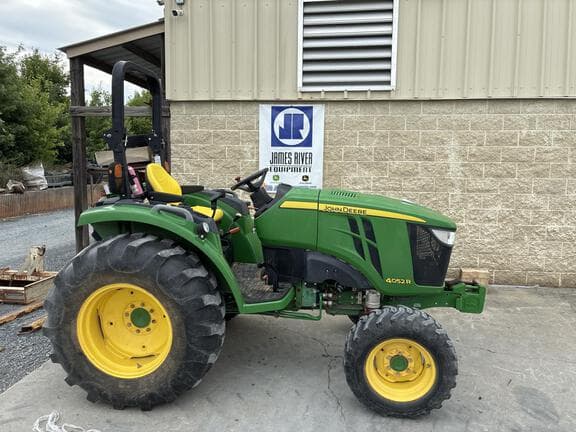 Image of John Deere 4052R equipment image 3