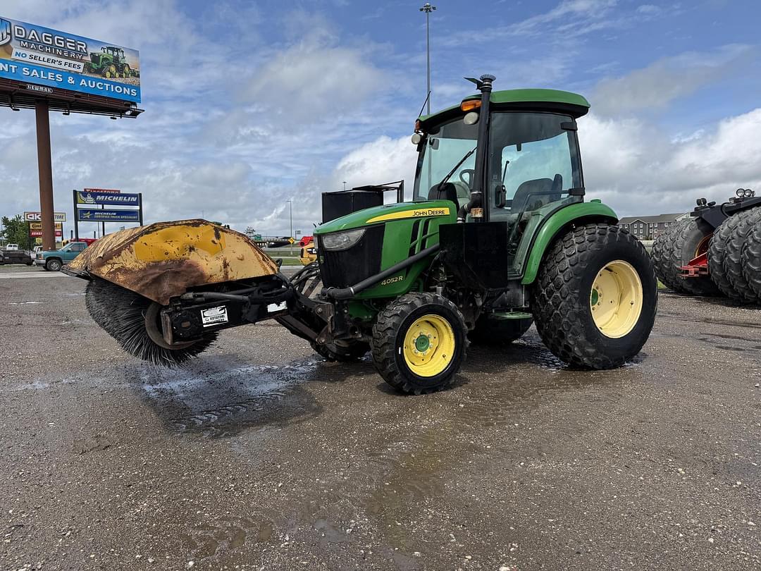 Image of John Deere 4052R Primary image