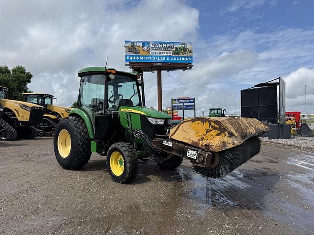 Image of John Deere 4052R equipment image 2