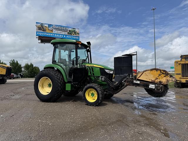 Image of John Deere 4052R equipment image 3