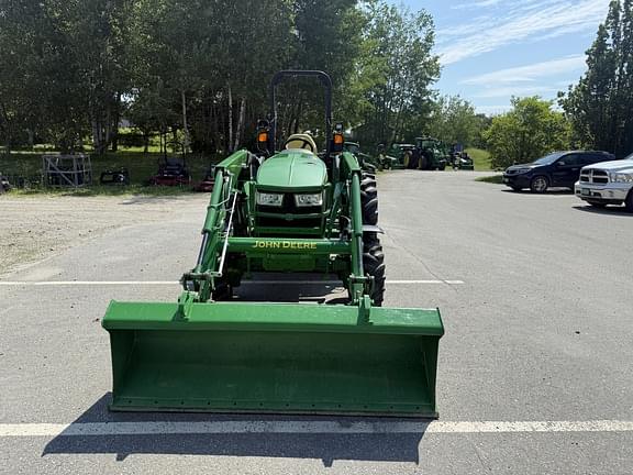 Image of John Deere 4052R equipment image 2