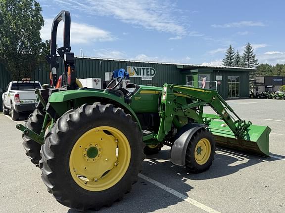 Image of John Deere 4052R equipment image 1