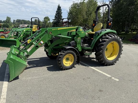Image of John Deere 4052R equipment image 4