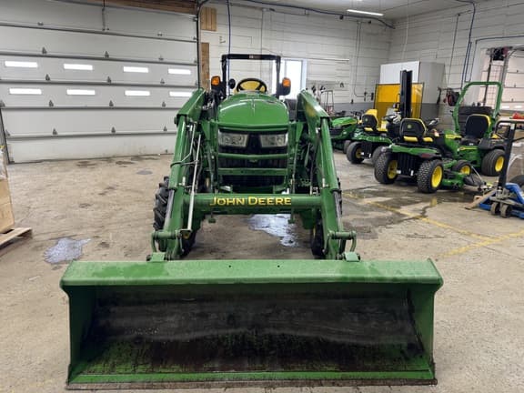 Image of John Deere 4052R equipment image 1