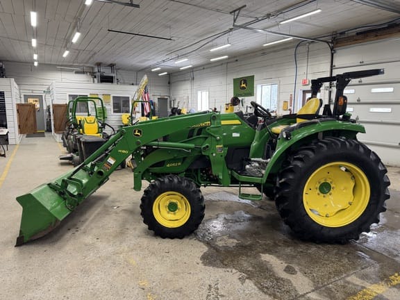 2015 John Deere 4052R Equipment Image0