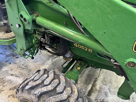 Image of John Deere 4052R equipment image 4