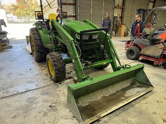 Image of John Deere 4052R equipment image 2