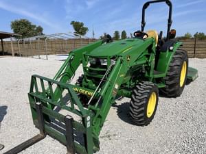 2015 John Deere 4052R Image