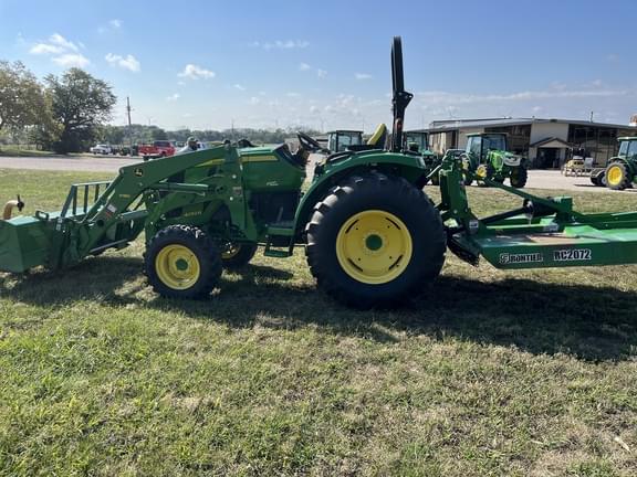 Image of John Deere 4052R equipment image 4