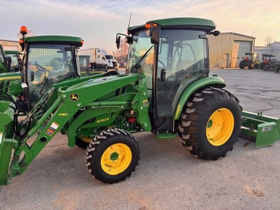 2015 John Deere 4052R Equipment Image0