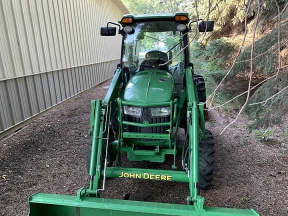 Image of John Deere 4052R Image 1
