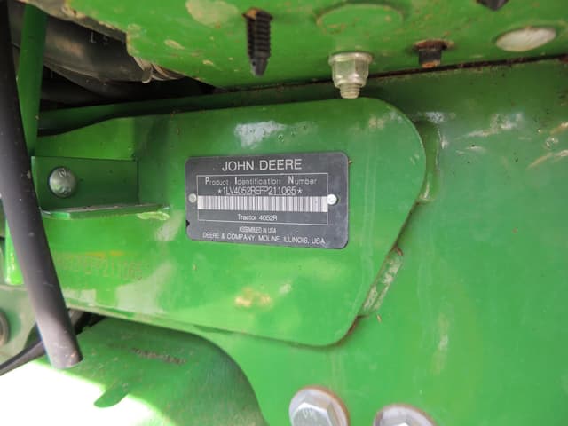 Image of John Deere 4052R equipment image 4