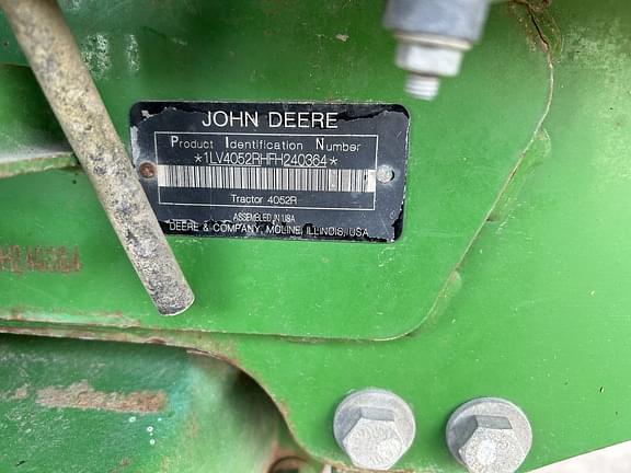 Image of John Deere 4052R equipment image 4