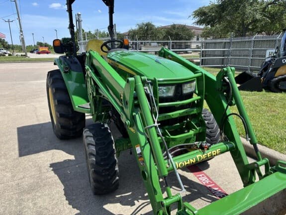 Image of John Deere 4052R equipment image 1