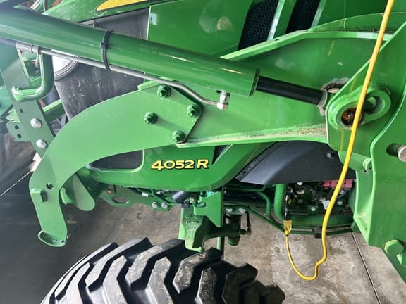 Image of John Deere 4052R equipment image 1