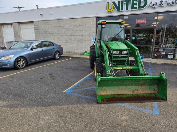 Image of John Deere 4052R equipment image 4