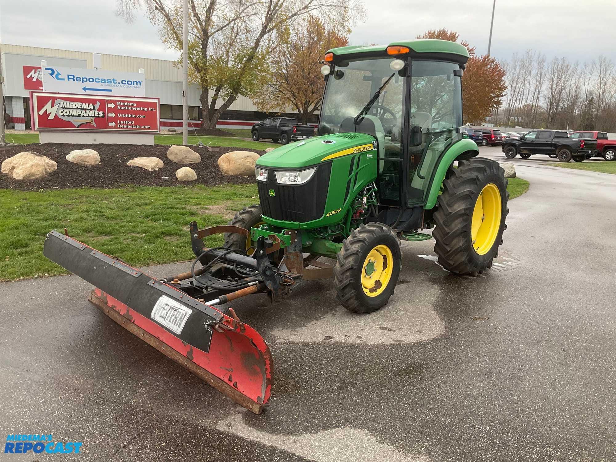 Main image John Deere 4052R