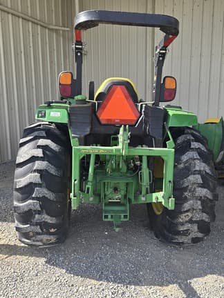 Image of John Deere 4052R equipment image 1