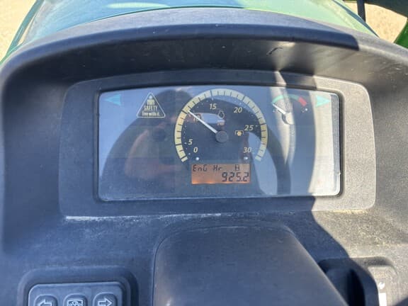 Image of John Deere 4066M equipment image 2