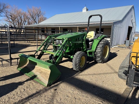 2015 John Deere 4066M Equipment Image0