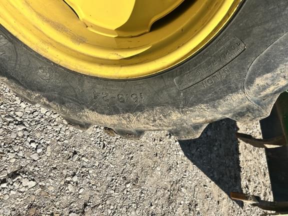 Image of John Deere 4066R equipment image 3