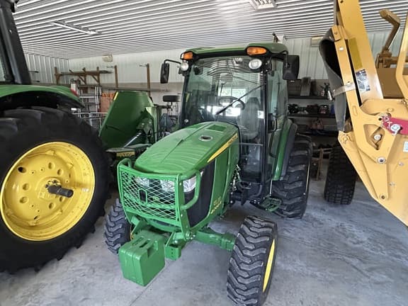 Image of John Deere 4066R equipment image 1