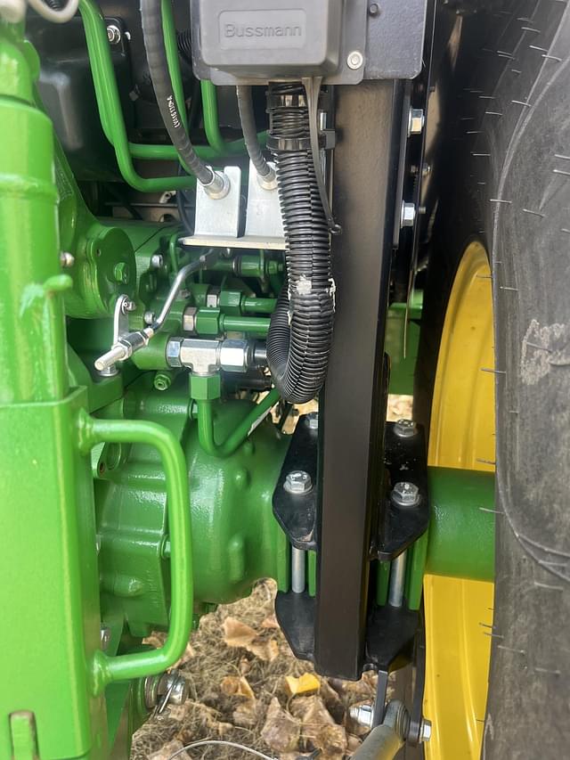 Image of John Deere 4066R equipment image 4