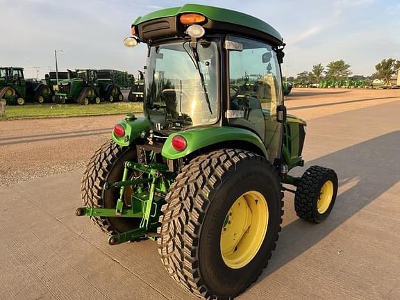 Image of John Deere 4066R equipment image 2