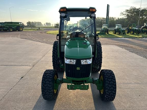 Image of John Deere 4066R equipment image 4