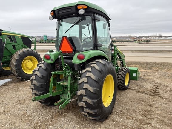 Image of John Deere 4066R equipment image 4
