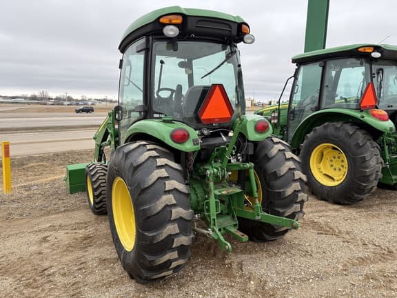 Image of John Deere 4066R equipment image 3