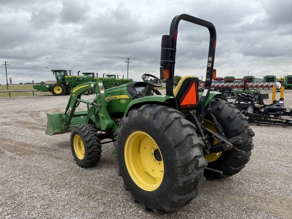 Image of John Deere 4105 equipment image 2
