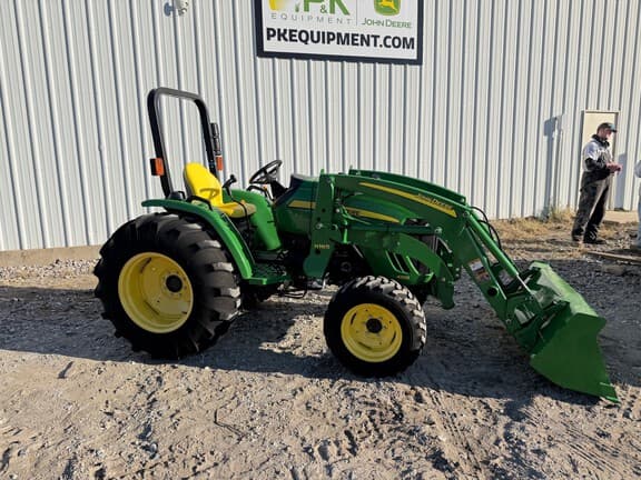 Image of John Deere 4105 equipment image 1