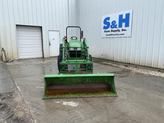 Image of John Deere 4105 equipment image 1