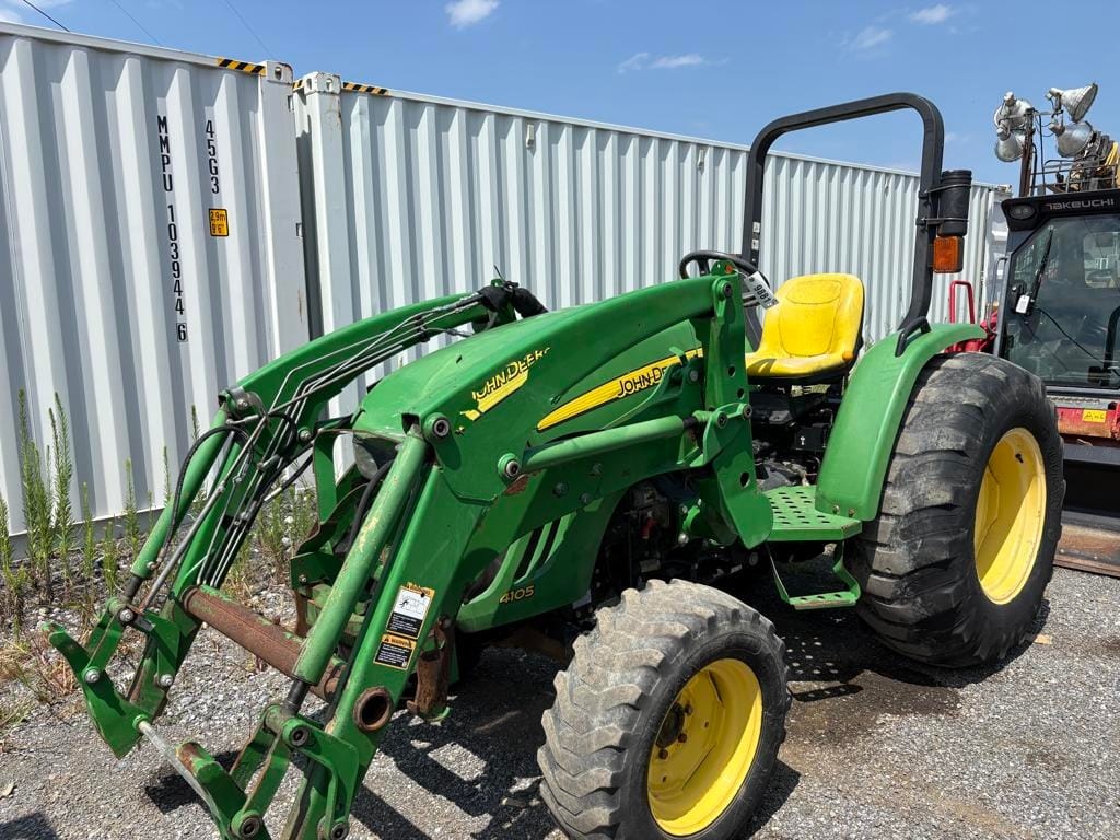 2015 John Deere 4105 Equipment Image0