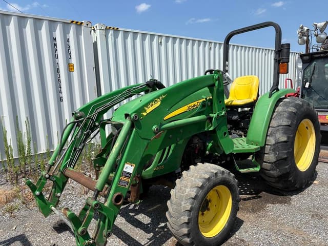 Image of John Deere 4105 equipment image 1