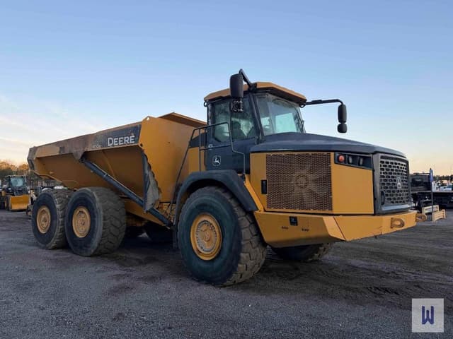 Image of John Deere 410E equipment image 3