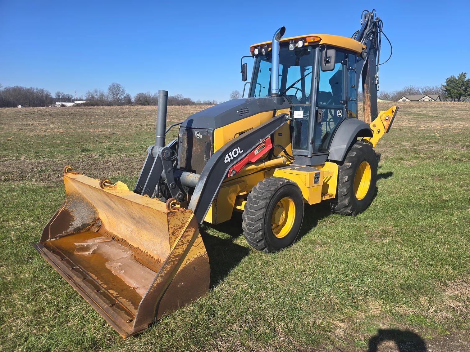 2015 John Deere 410L Equipment Image0