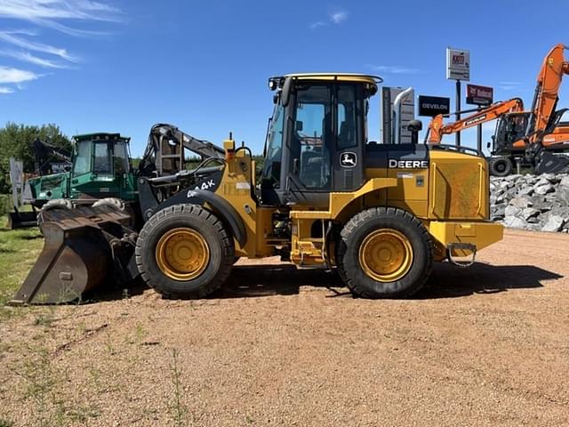 Image of John Deere 444K equipment image 4