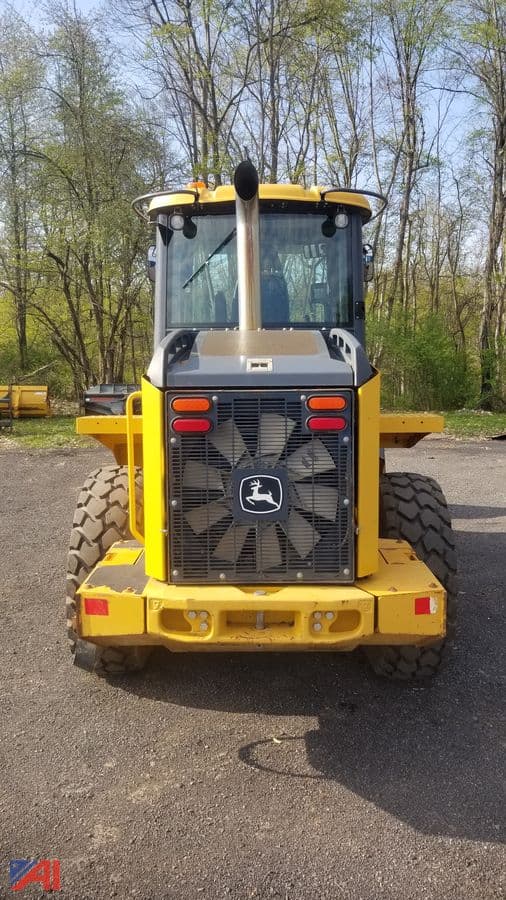 Image of John Deere 444K equipment image 2