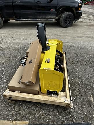 Image of John Deere 44" Snowblower equipment image 3