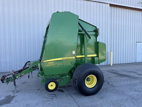 Image of John Deere 469 Megawide Plus equipment image 1