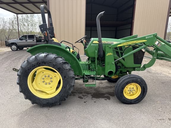Image of John Deere 5045E equipment image 4